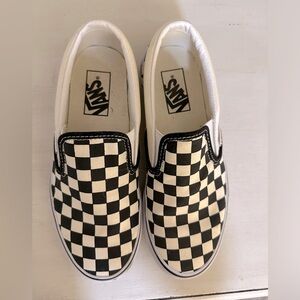 Women’s Vans Classic Slip-On Checkerboard Sneakers. Size 7